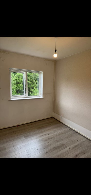 Room Melton Road in Manchester