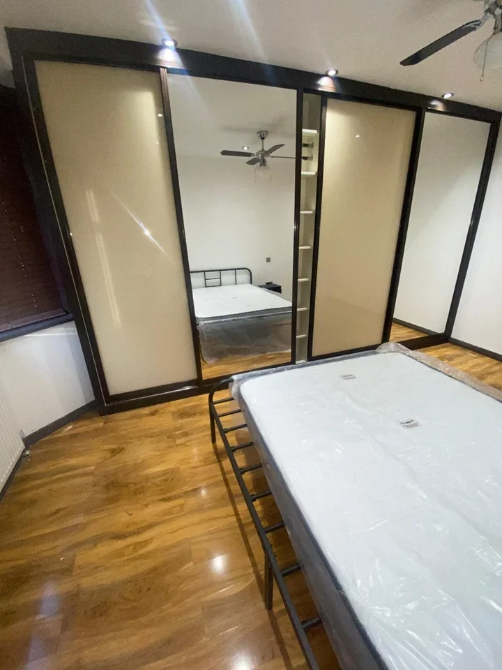 Room Kelsie Way in Greater London