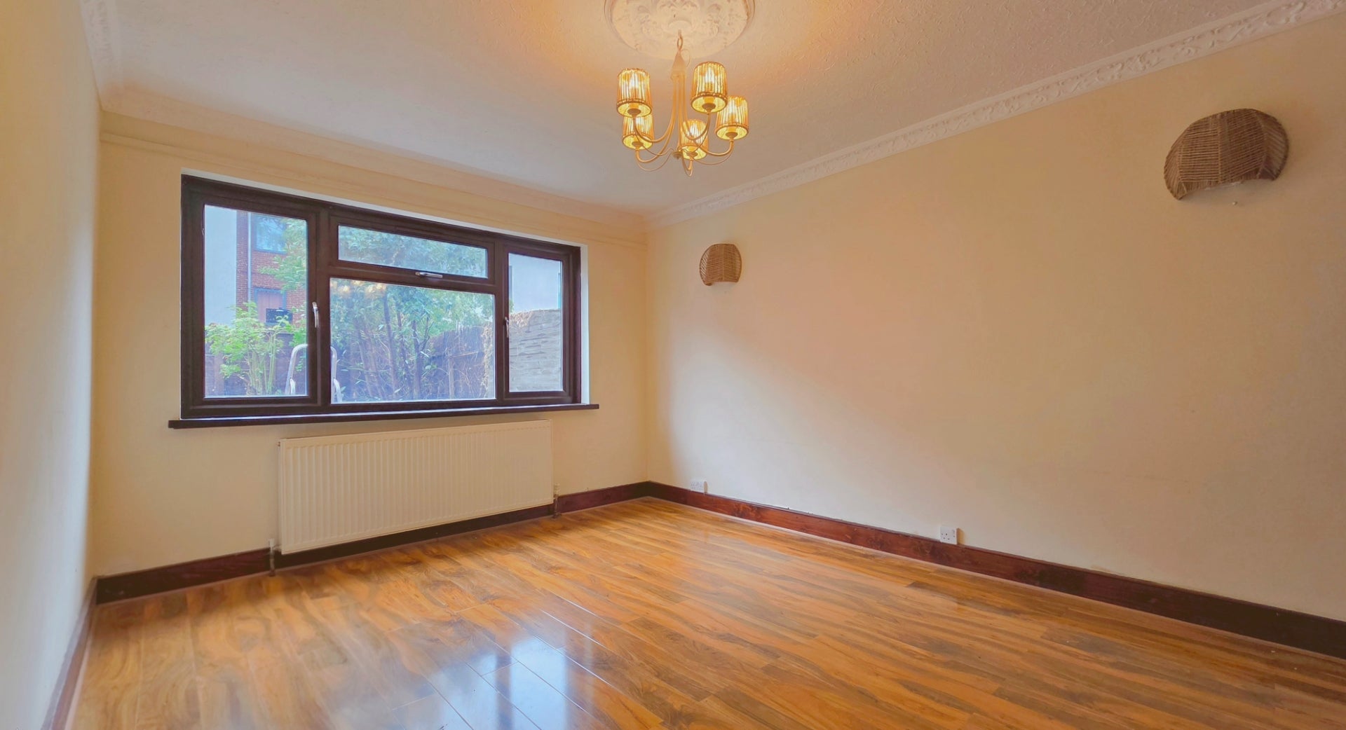 House Oulton Close in Greater London