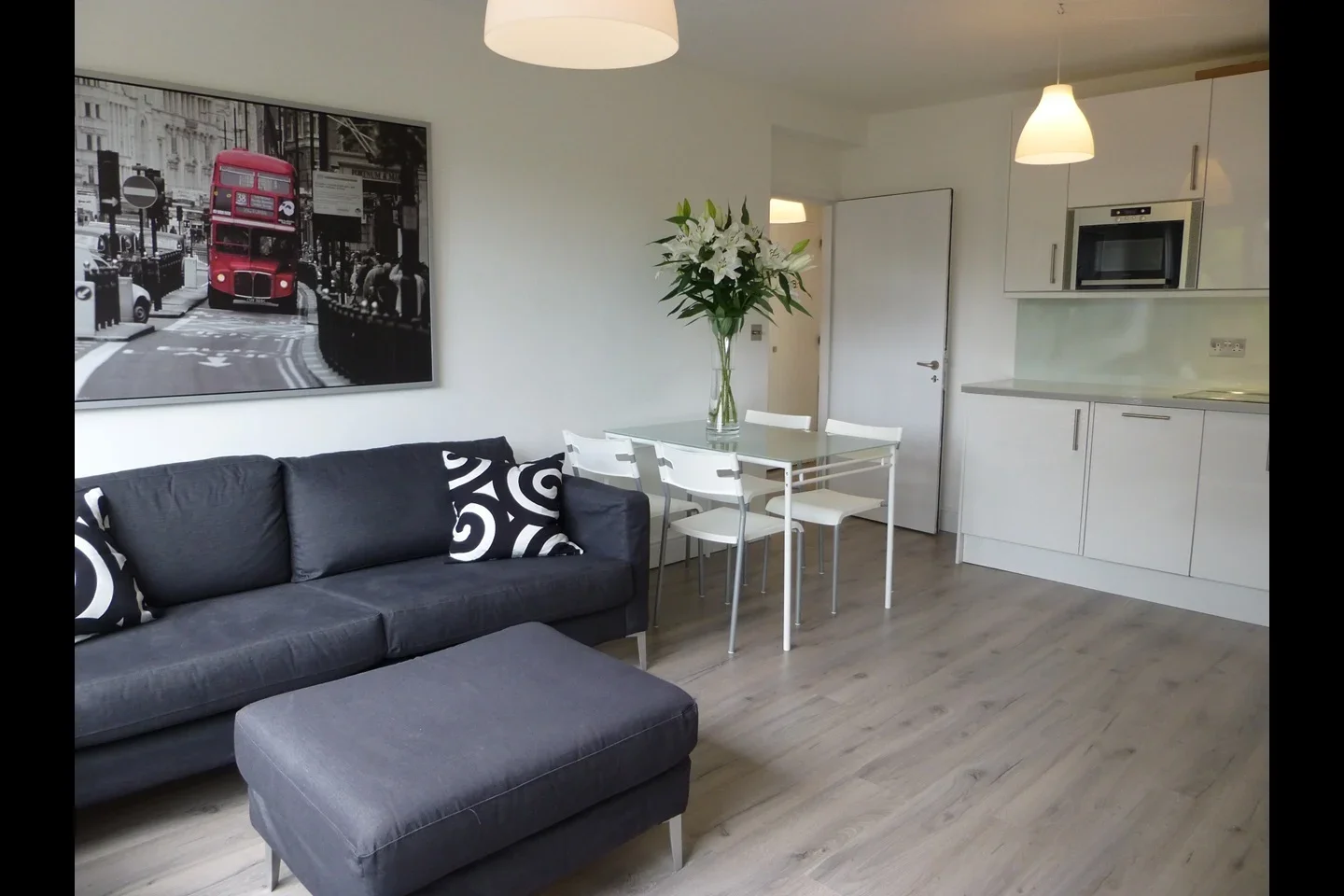 Flat Larkhall Lane in Greater London