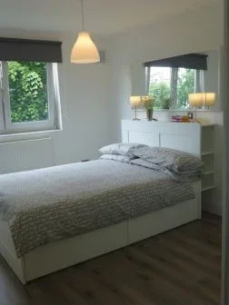 Flat Larkhall Lane in Greater London