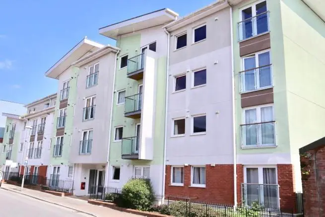 Flat Red Lion Lane in Exeter