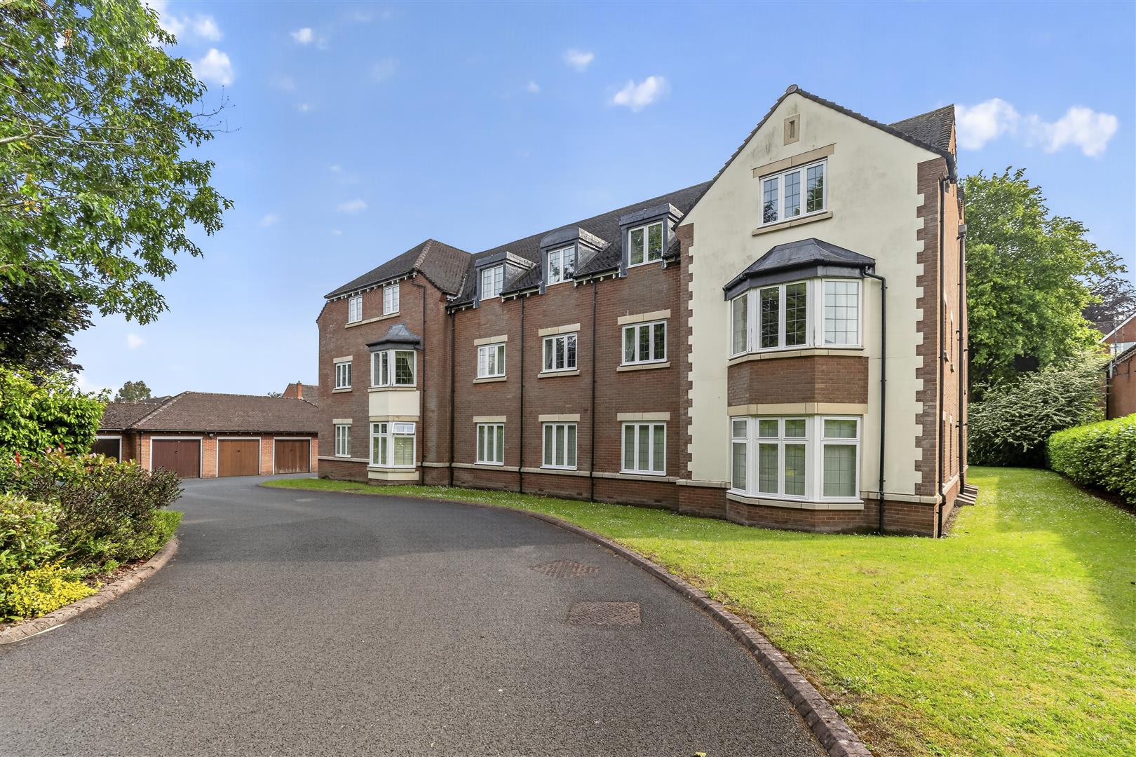 Flat Little Aston Hall in Lichfield