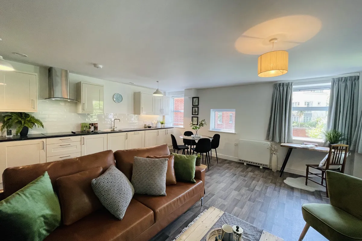 Flat Bartholomews Square in Bristol