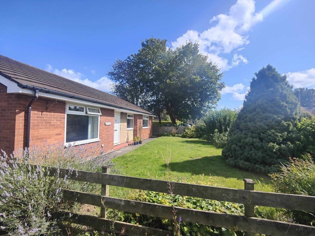House Lichen Close in Chorley