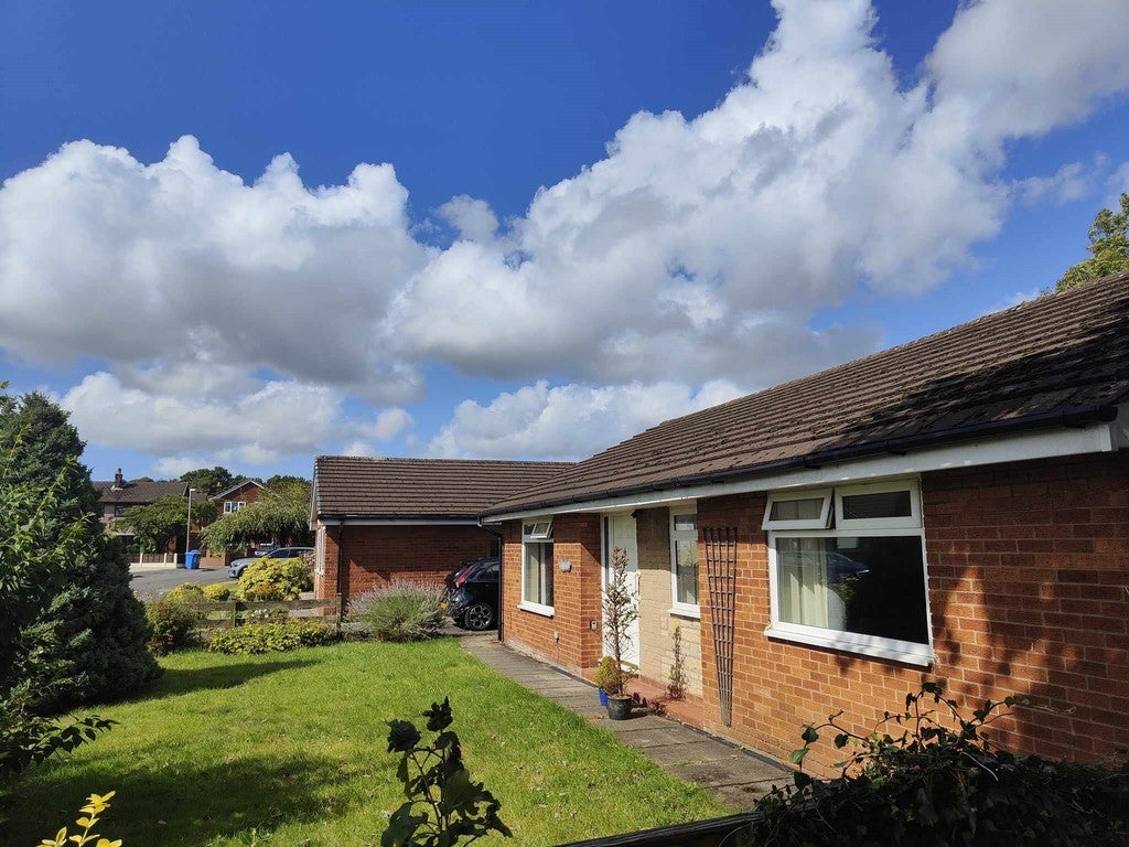 House Lichen Close in Chorley
