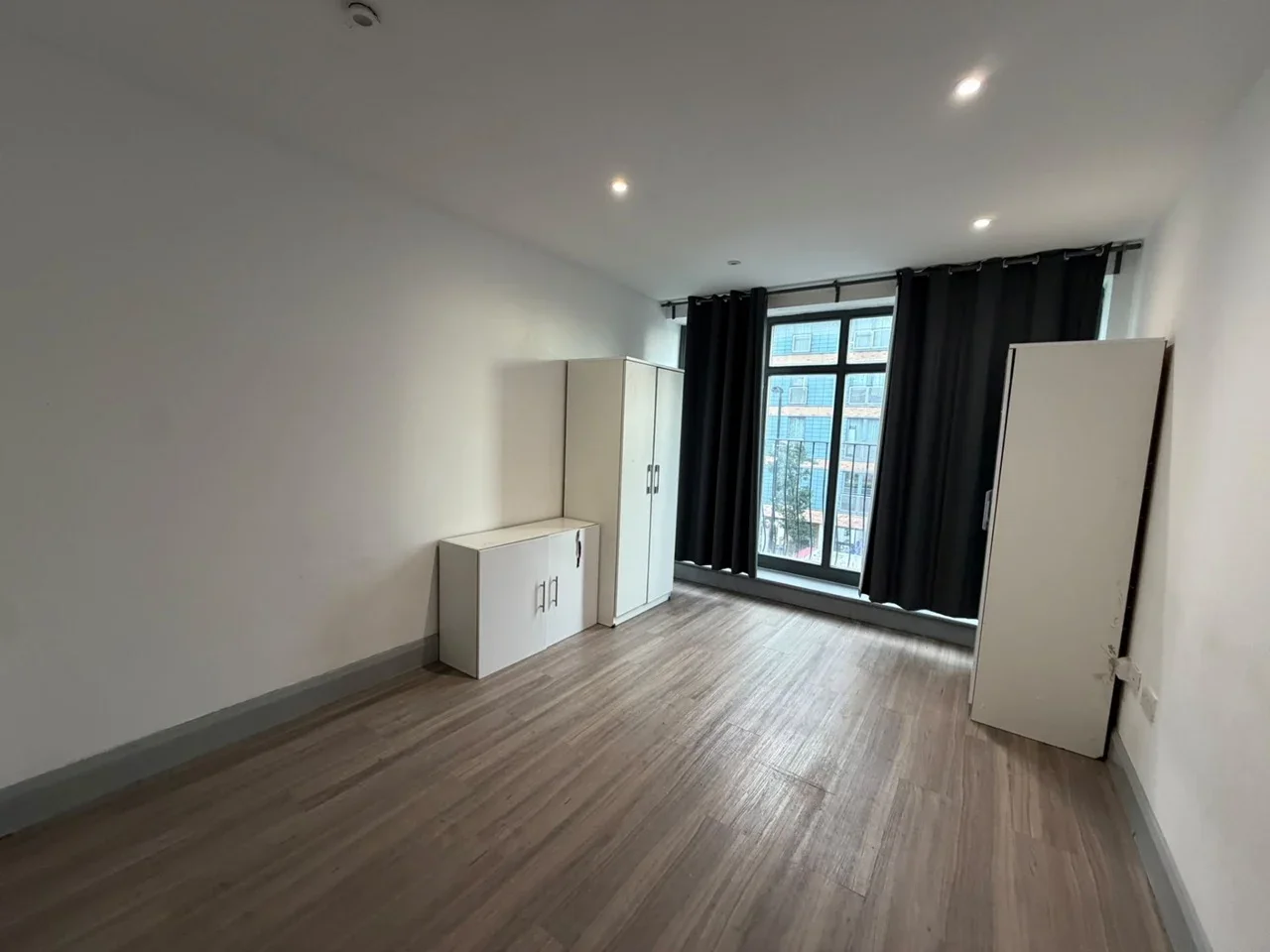 Flat London Road in Greater London