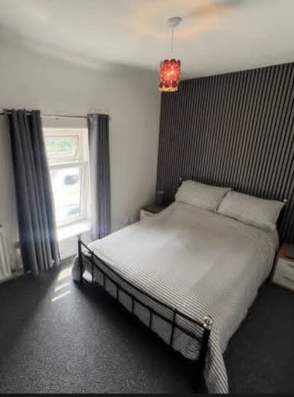 Room East Road in Tylorstown