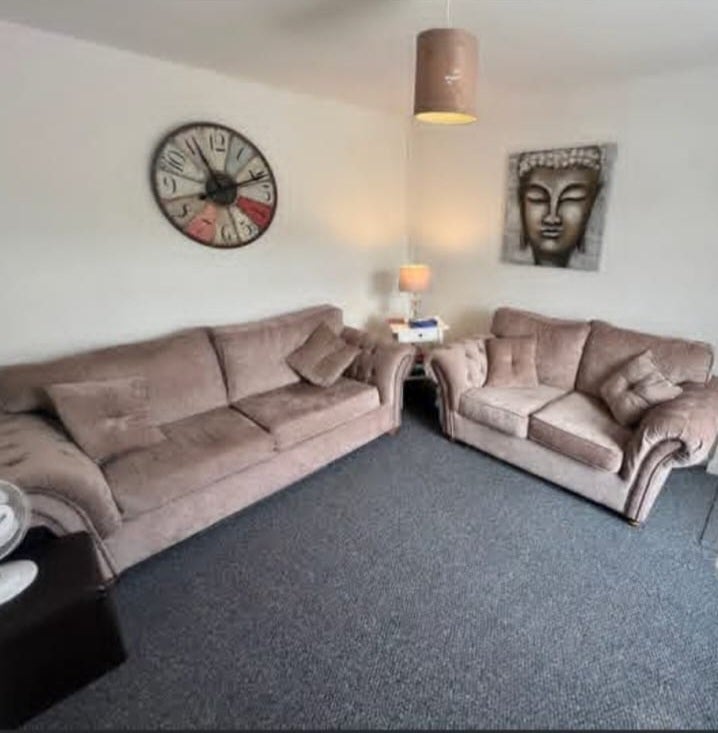 Room East Road in Tylorstown