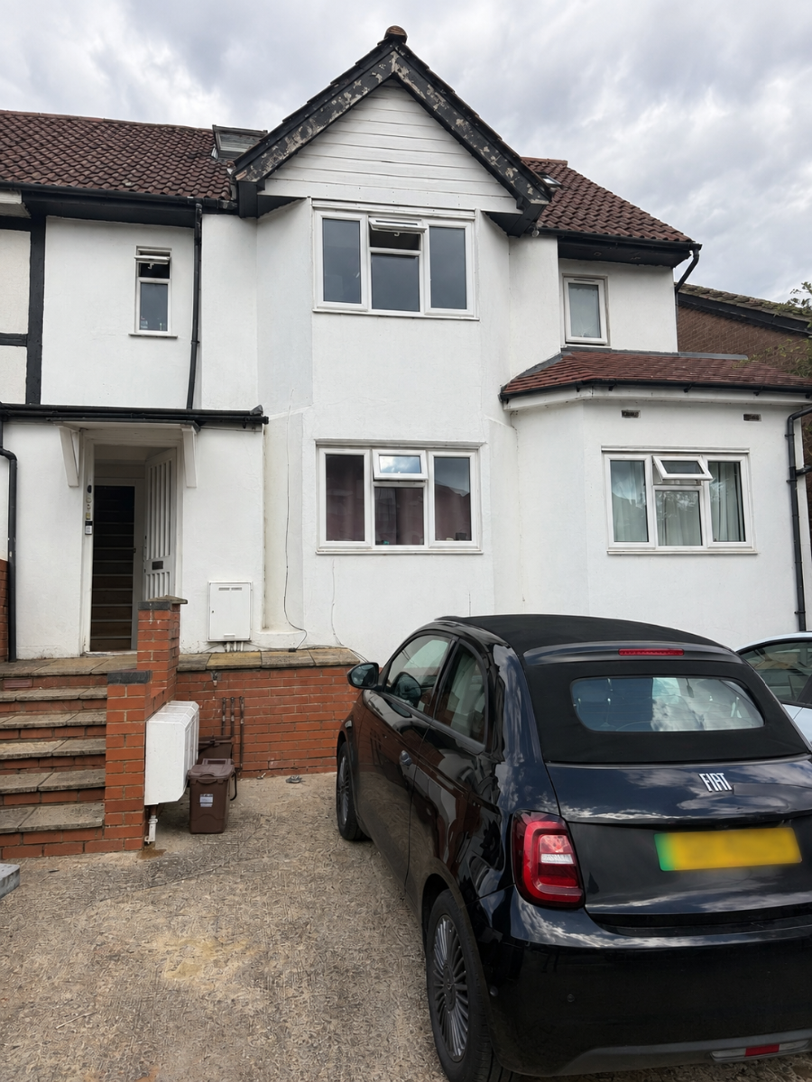 Flat Renters Avenue in Greater London