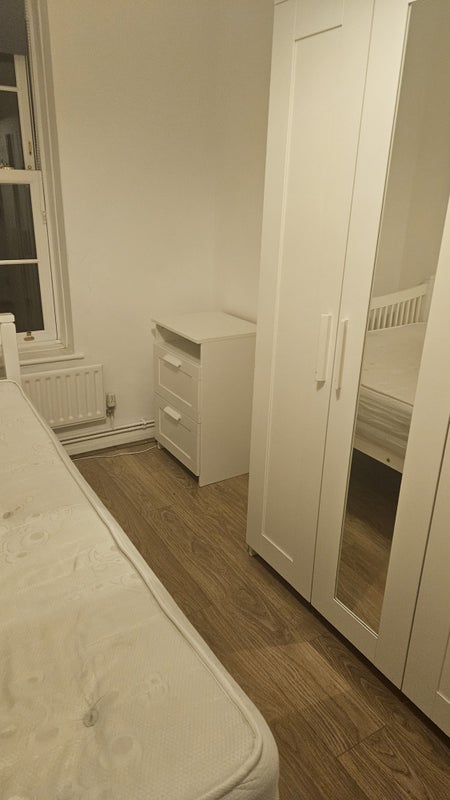 Room Newburn Street in Greater London