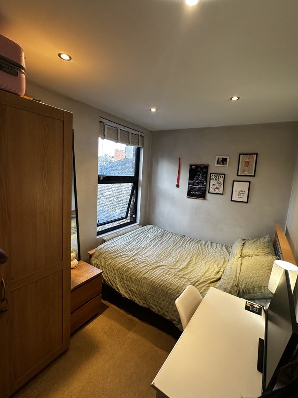 Room Fernlea Road in Greater London