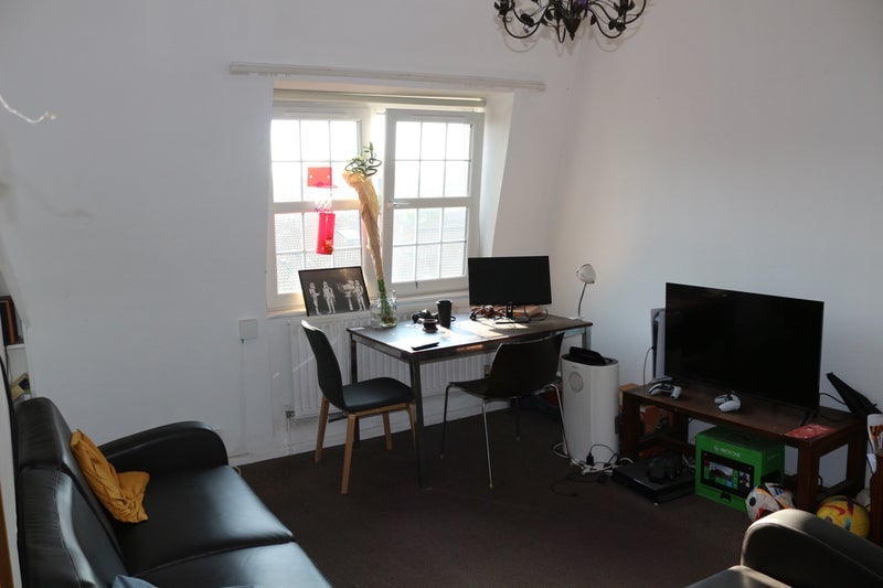Room Parmiter Street in Greater London