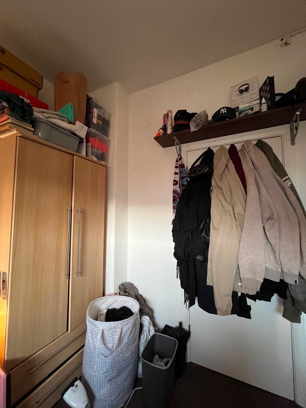 Room Parmiter Street in Greater London
