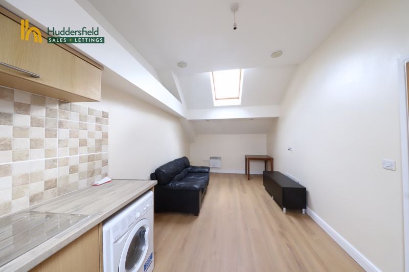 Flat Temple Close in Kirklees