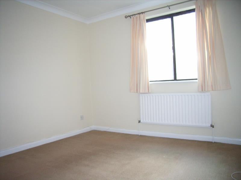 Flat Boxgrove Road in Guildford