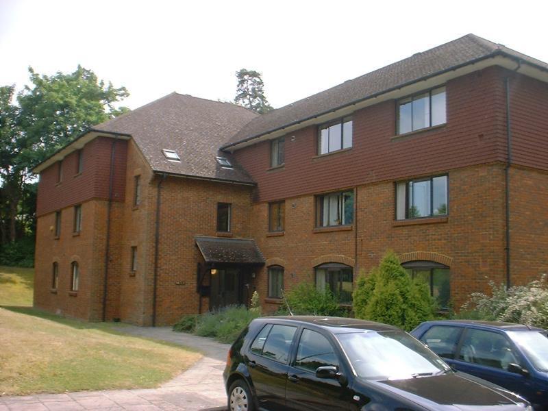 Flat Boxgrove Road in Guildford
