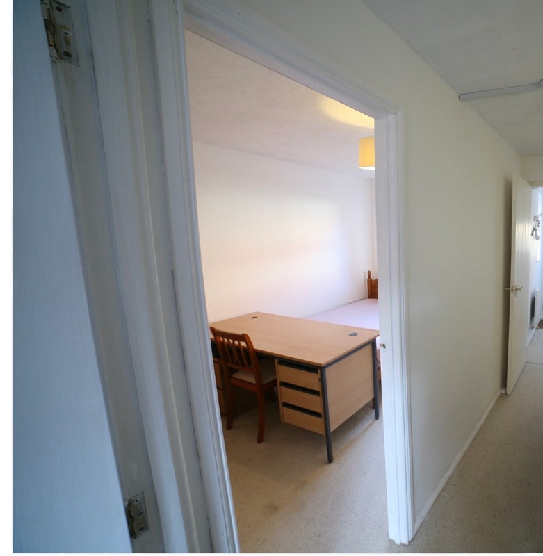 Room Paxton in Bristol