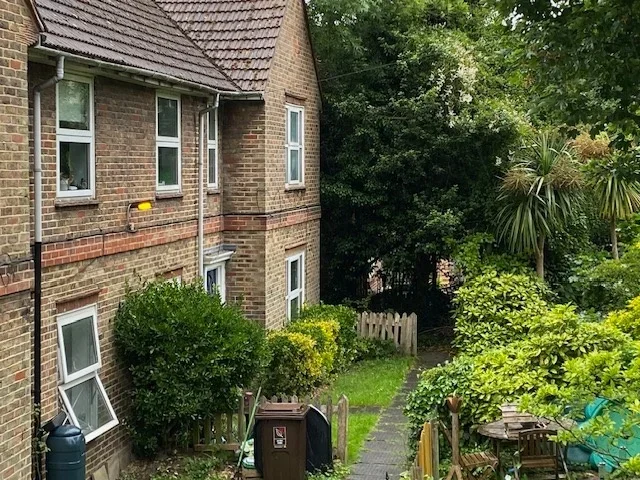 Flat Bates Road in Brighton