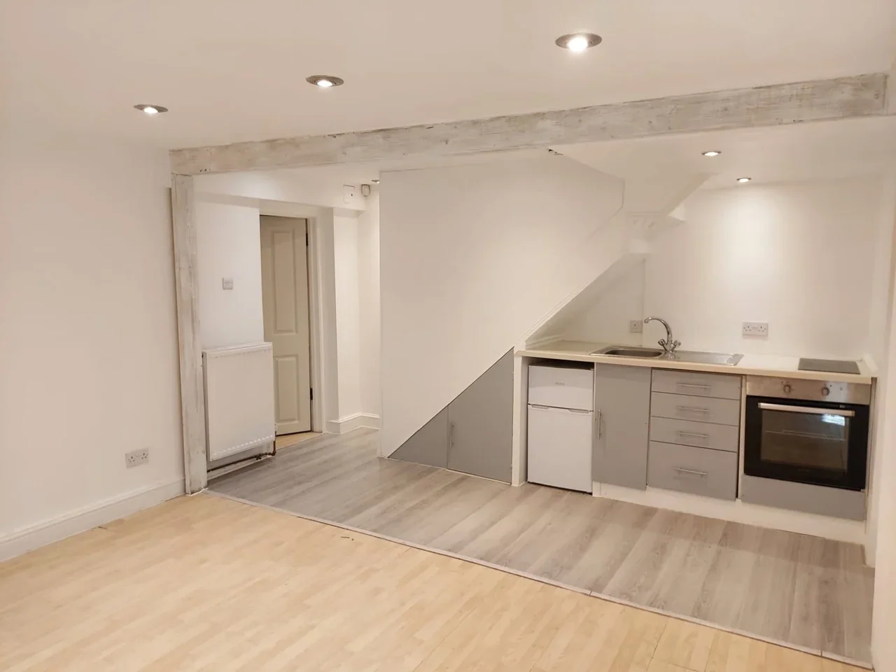Room Merton Road in Greater London