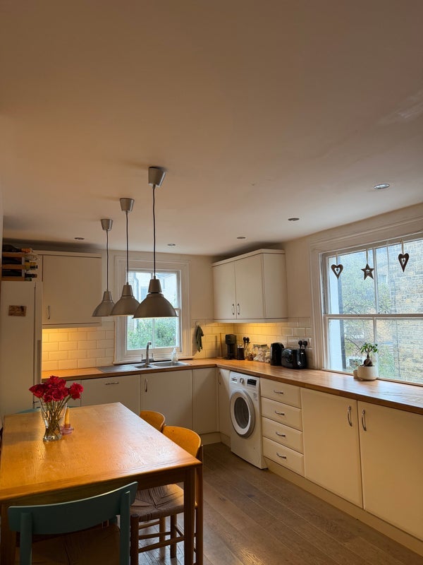Flat Aliwal Road in Greater London