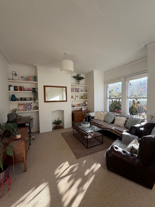 Flat Aliwal Road in Greater London