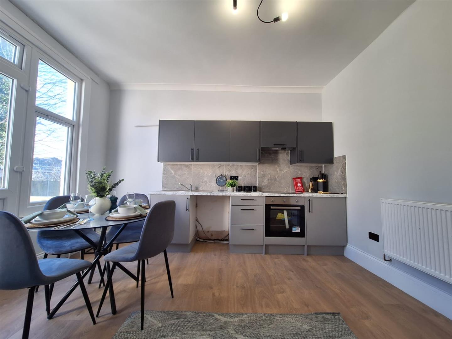 Flat Werndee Road in Greater London
