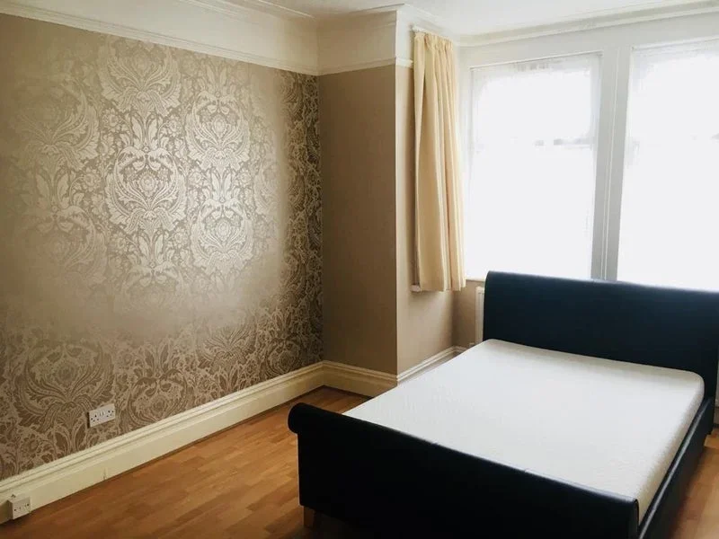 Room Villiers Road in Greater London