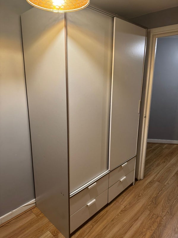 Room Wellesley Road in Greater London