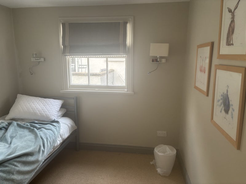 Room Denbigh Street in City of Westminster