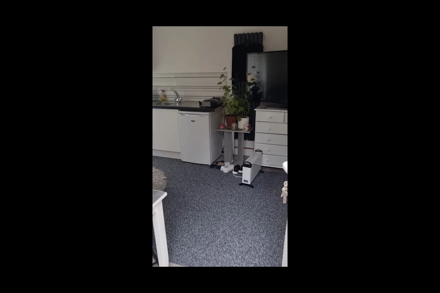 Room Deeds Grove in High Wycombe
