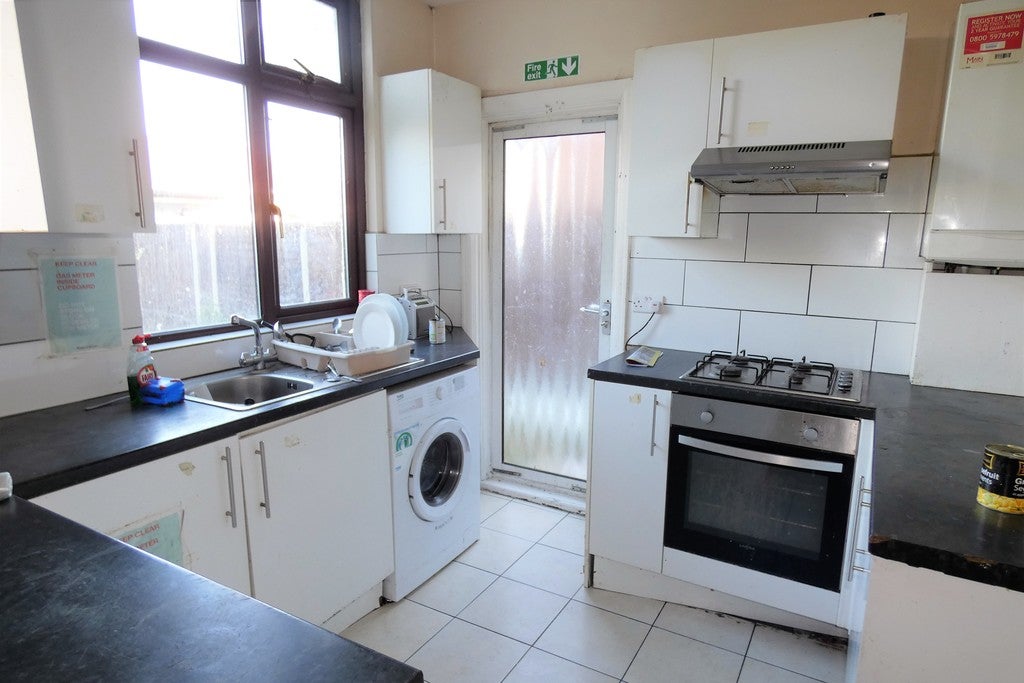 Room Austin Road in Greater London