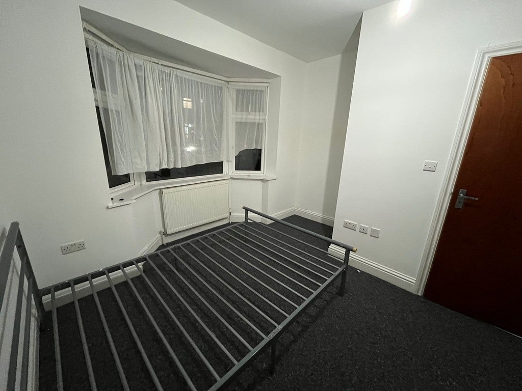 Room Austin Road in Greater London