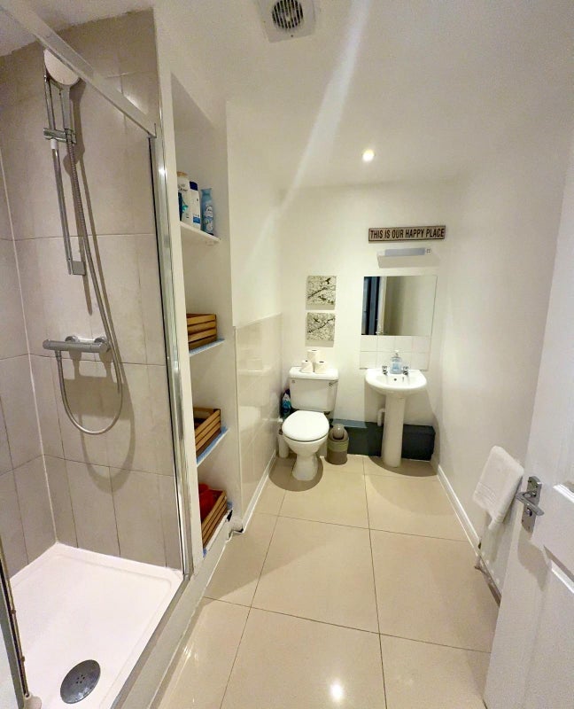 Room Bishops Way in Greater London