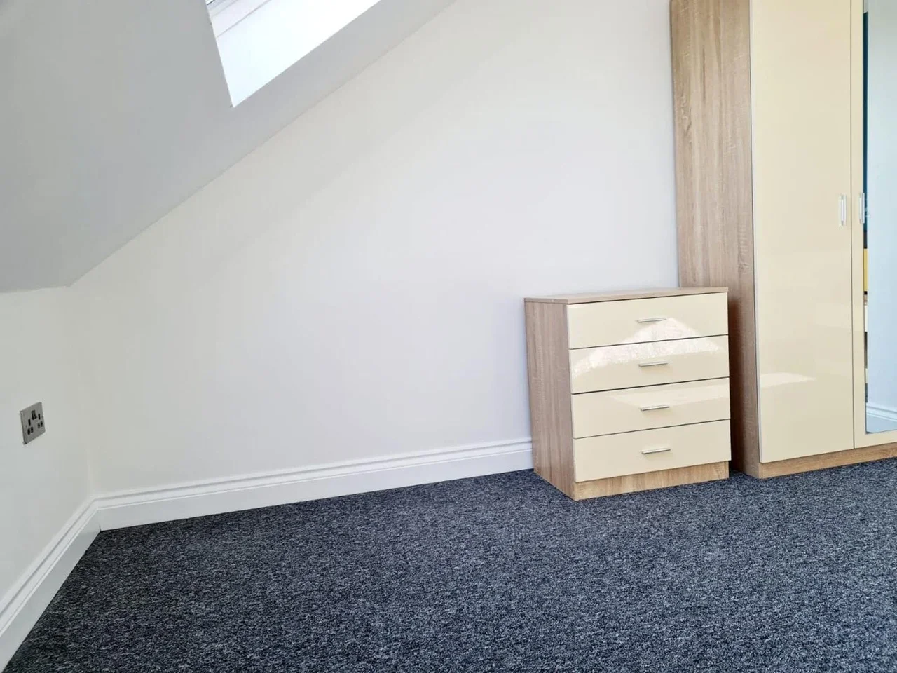 Room Brixton Road in Watford
