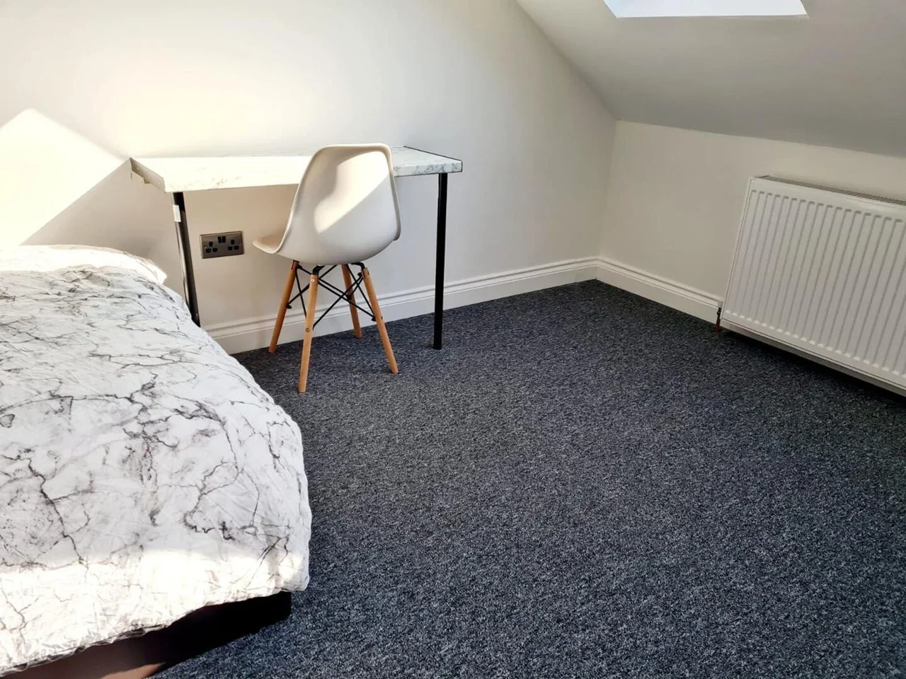 Room Brixton Road in Watford