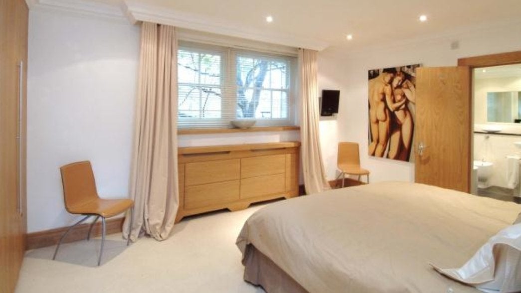 House Lyall Mews in City of Westminster