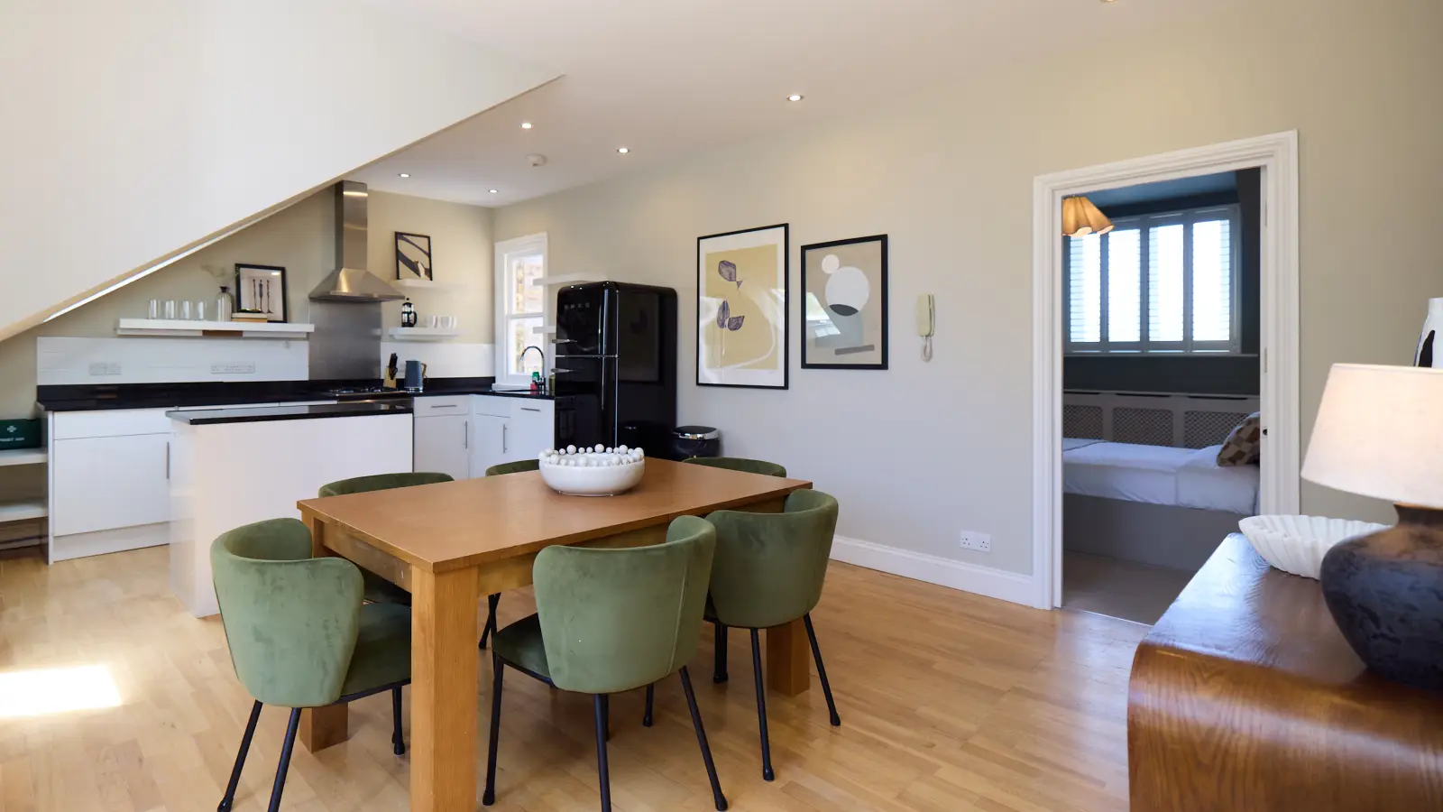Flat Santos Road in Greater London