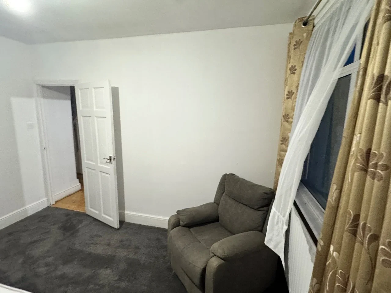 Room Pagitt Street in Chatham