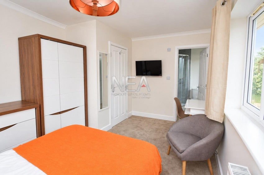 Room Star Road in Reading