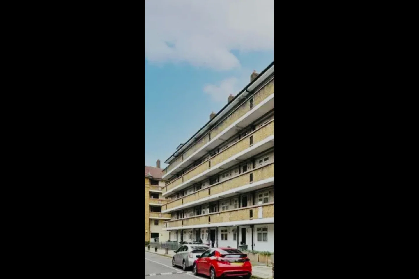 Flat Waterloo Gardens in Greater London