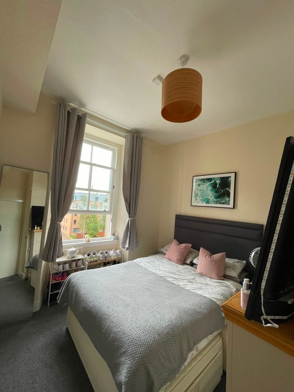 Flat Albert Street in City of Edinburgh