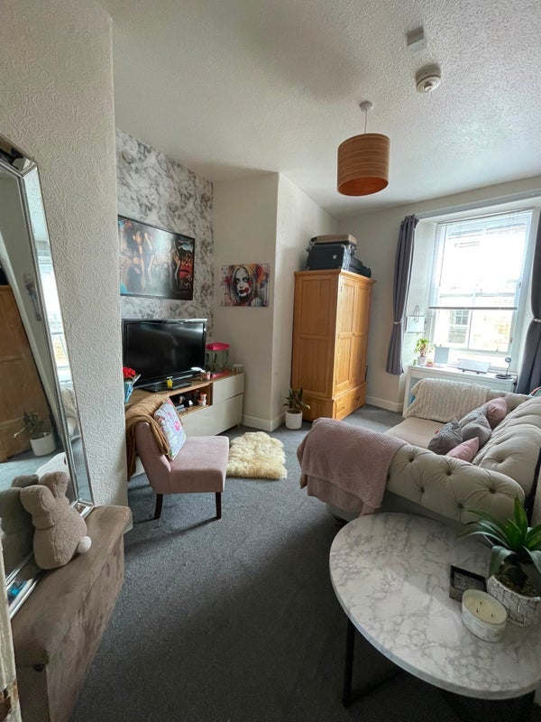 Flat Albert Street in City of Edinburgh