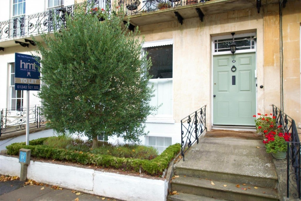 Flat Montpellier Spa Road in Cheltenham