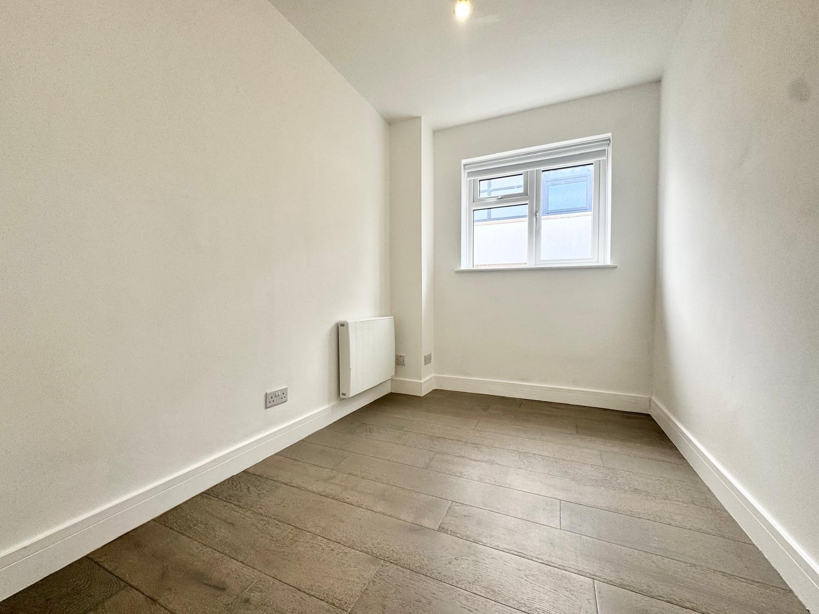 Flat Lawrie Park Road in Greater London