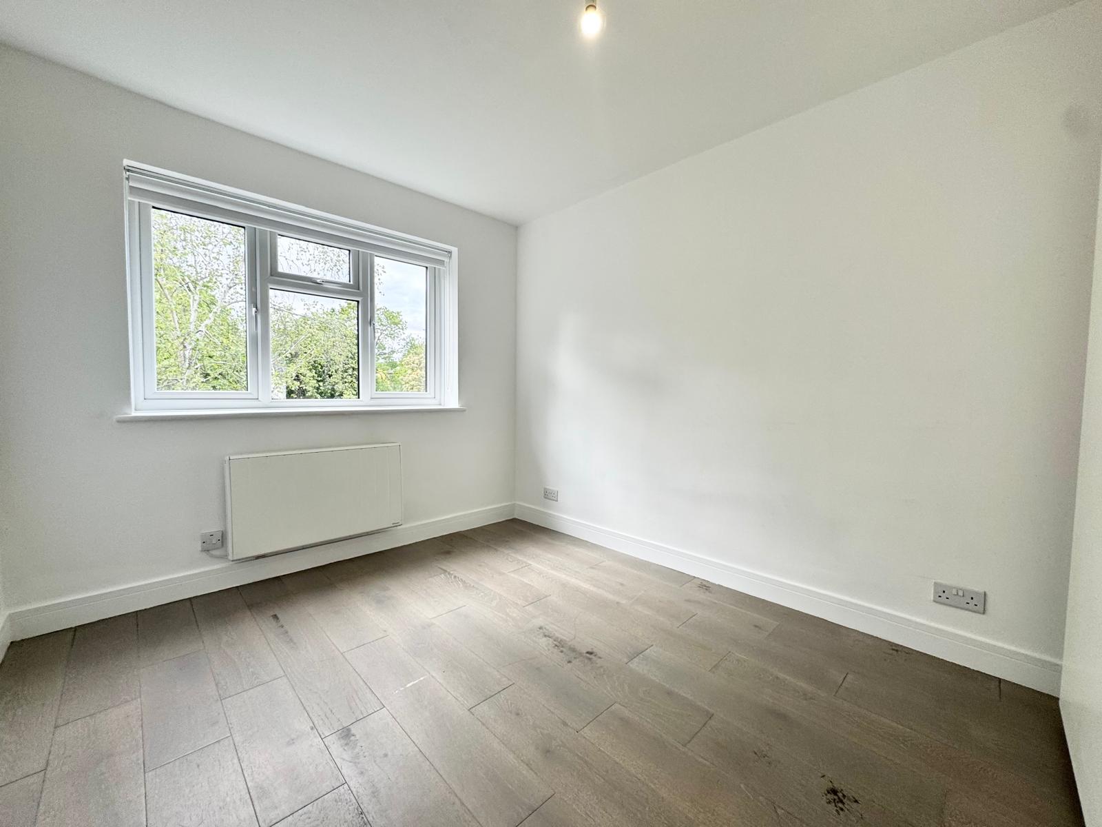 Flat Lawrie Park Road in Greater London