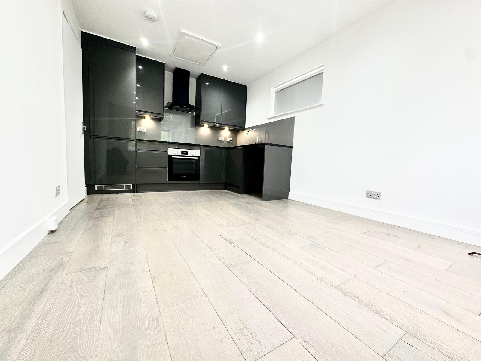 Flat Lawrie Park Road in Greater London