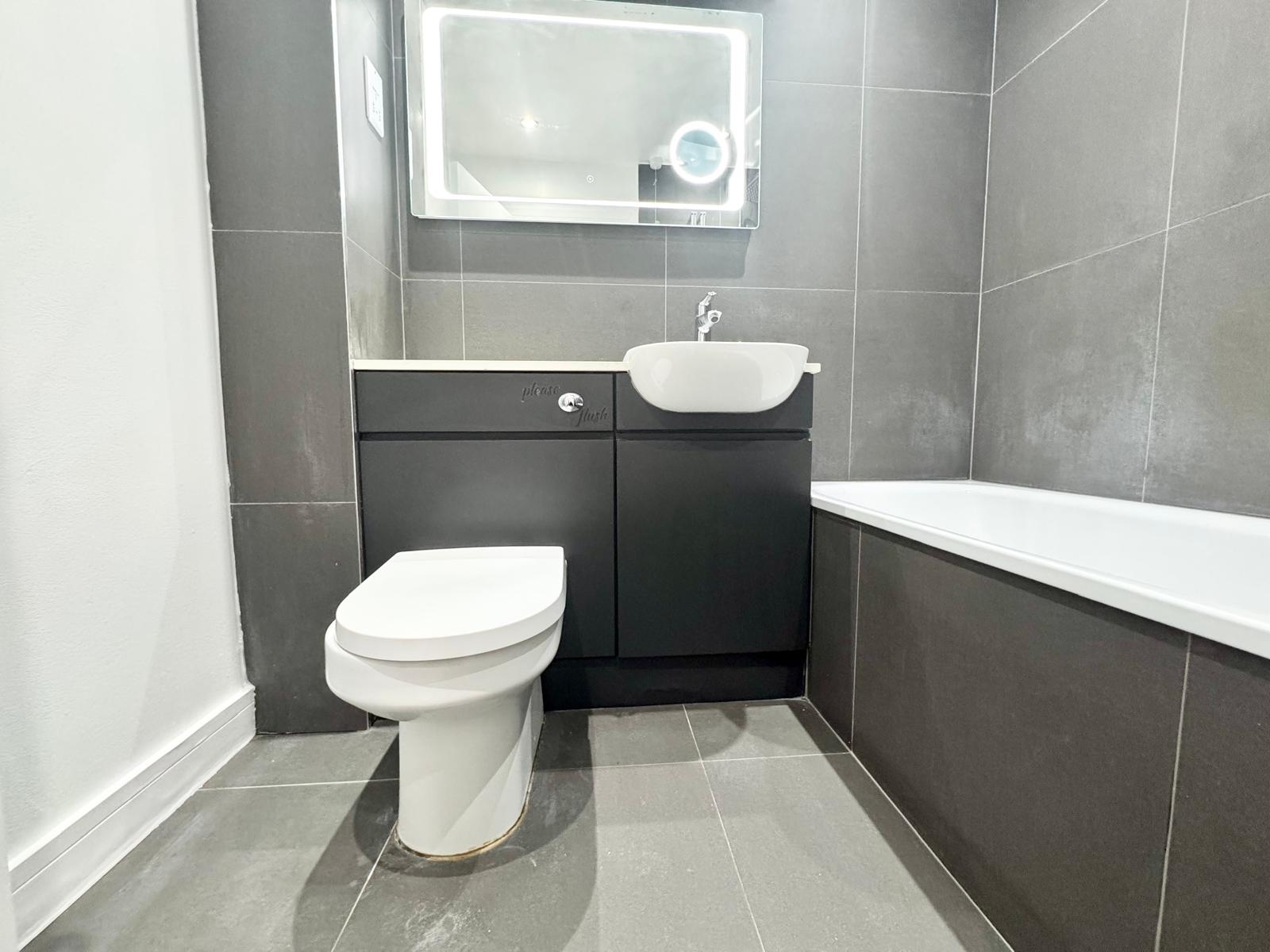 Flat Lawrie Park Road in Greater London