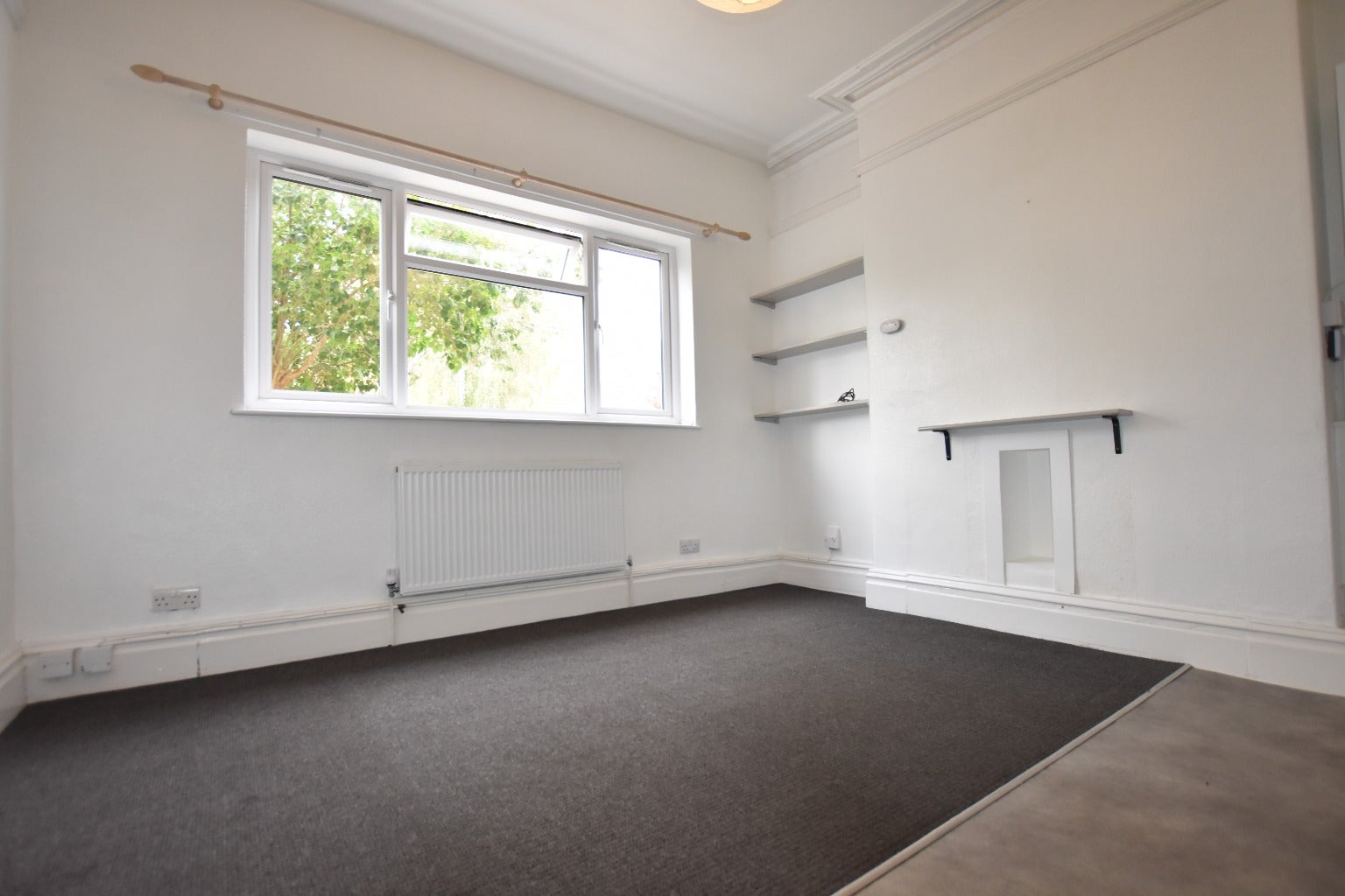 Flat Aldermans Drive in Peterborough