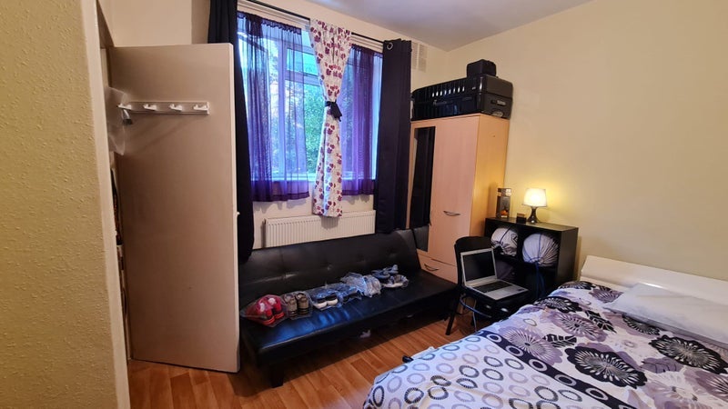 Room Clarendon Road in Greater London